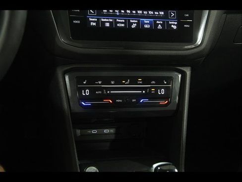 Certified 2024 Volkswagen Tiguan SE AWD/4WD image 14