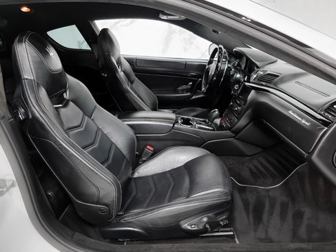 Used 2013 Maserati GranTurismo Sport image 3