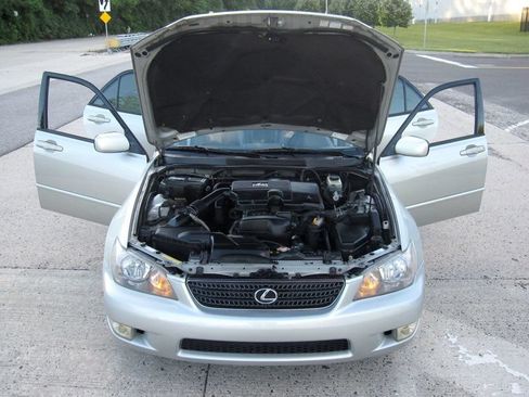 Used 2002 Lexus IS 300 RWD image 33