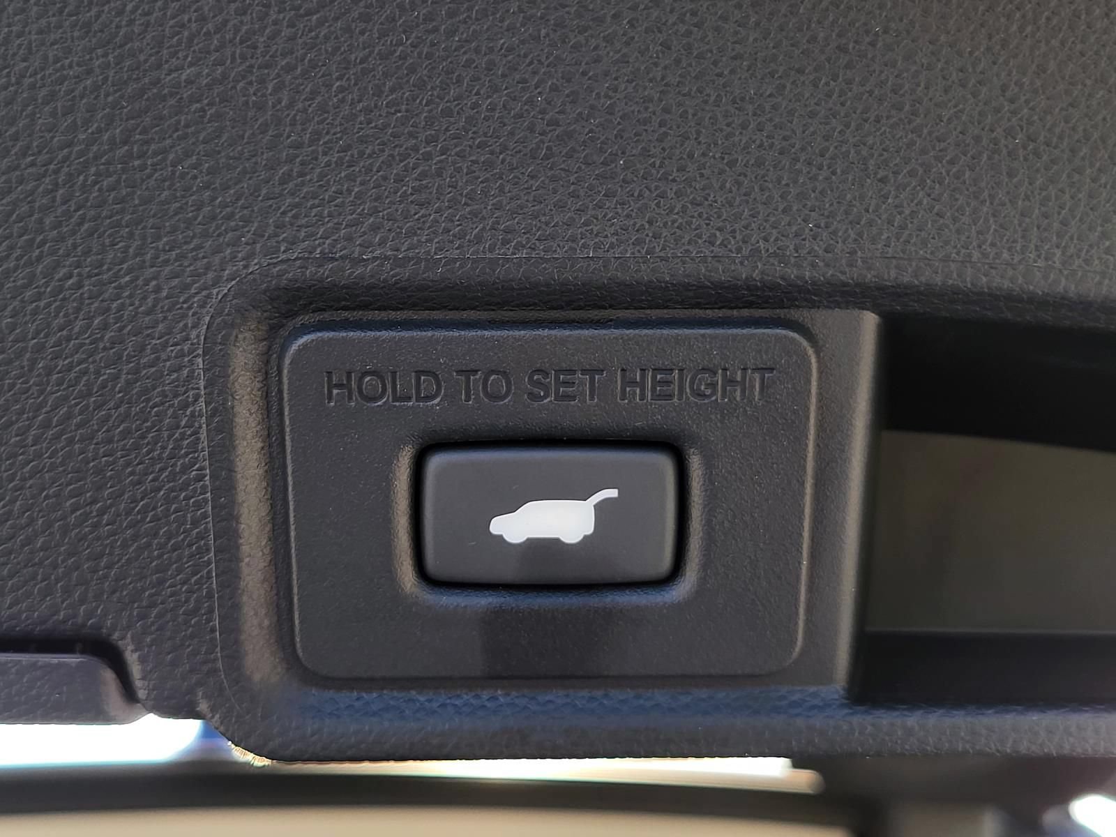 Used 2025 Acura RDX w/ Technology Package AWD/4WD image 11