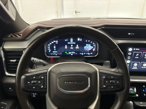 Used 2022 GMC Sierra 1500 Denali w/ Technology Package AWD/4WD image 16