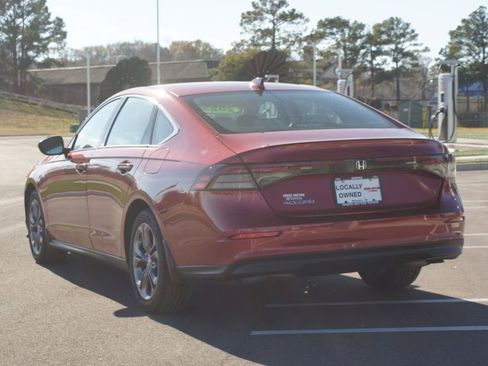 Used 2023 Honda Accord EX image 16