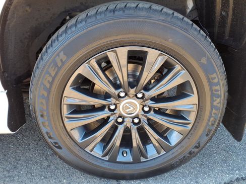 Used 2023 Lexus GX 460 Luxury w/ Sport Design Package image 15