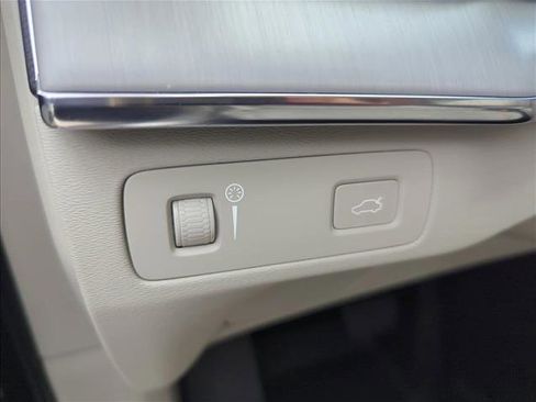 Used 2021 Volvo XC90 T5 Momentum w/ Protection Package Premier image 27