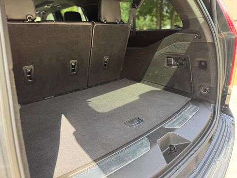 Used 2021 Cadillac Escalade ESV Sport Platinum image 16