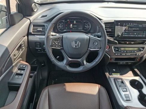 Used 2024 Honda Passport EX-L image 11