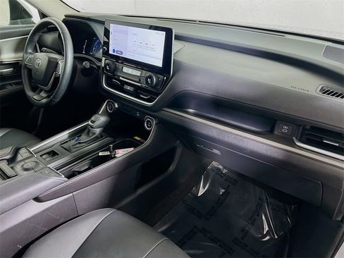 Certified 2025 Toyota Grand Highlander AWD image 26