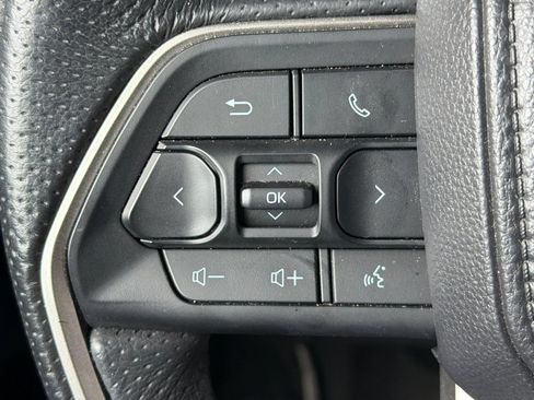 Used 2025 Toyota Tacoma TRD Off-Road AWD/4WD image 31