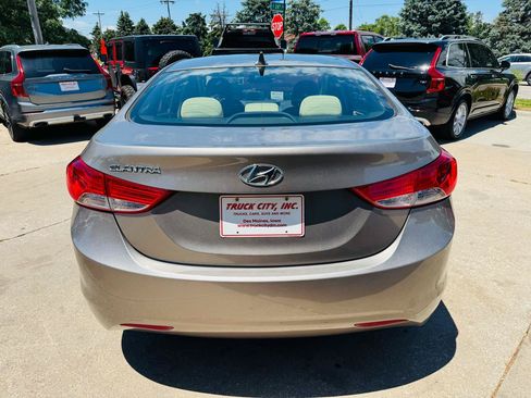 Used 2013 Hyundai Elantra GLS w/ Preferred Pkg FWD image 4