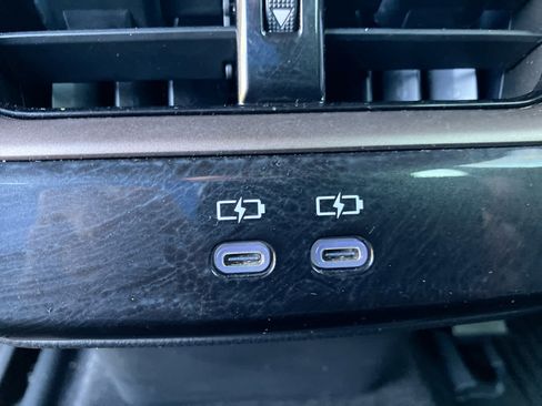 Used 2025 Toyota Crown Signia Limited image 38