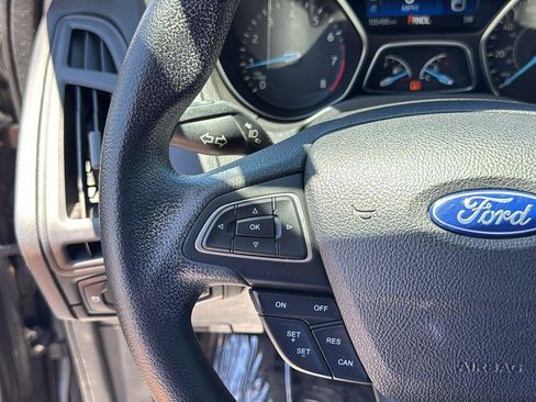 Used 2015 Ford Focus SE FWD image 13