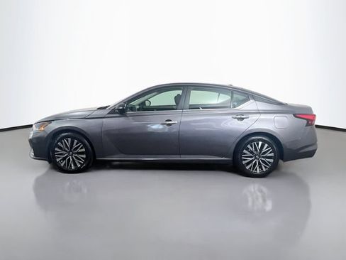 Used 2025 Nissan Altima 2.5 SV FWD image 6