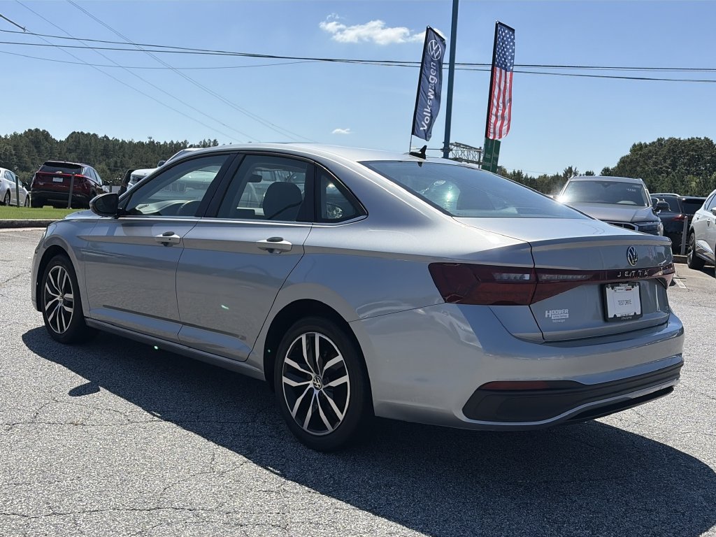 Used 2025 Volkswagen Jetta SE FWD image 19
