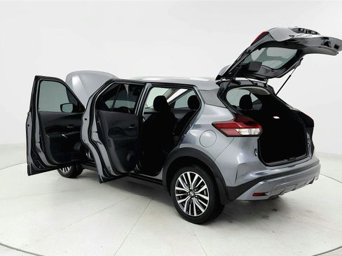 Used 2021 Nissan Kicks SV image 10