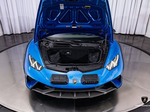 Used 2024 Lamborghini Huracan Sterrato image 9