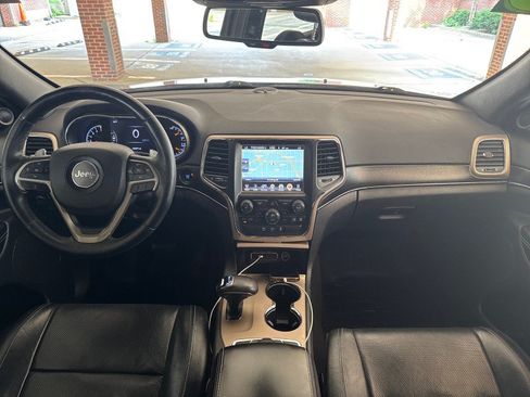 Used 2015 Jeep Grand Cherokee Limited w/ Luxury Group II AWD/4WD image 19
