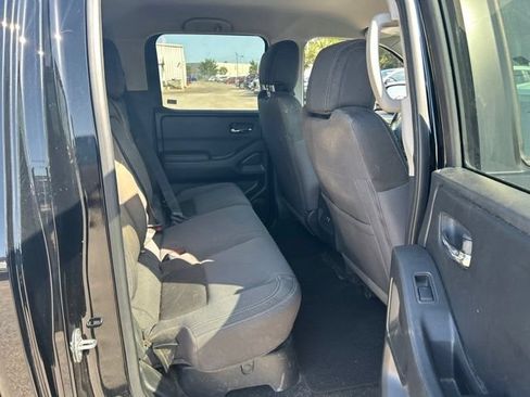 Used 2025 Nissan Frontier SV RWD image 14