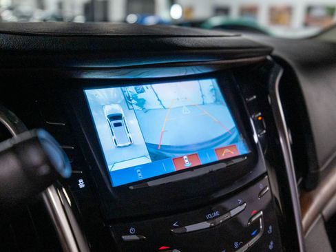 Used 2020 Cadillac Escalade Luxury w/ LPO, Radiant Package AWD/4WD image 9