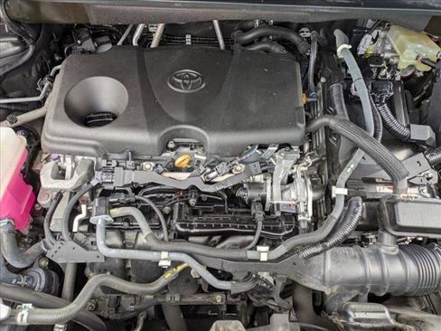 Used 2021 Toyota Highlander XLE image 23