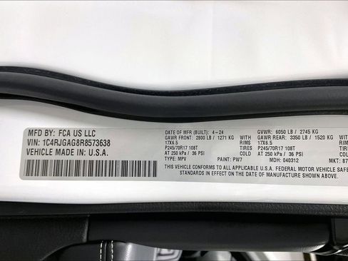 Used 2024 Jeep Grand Cherokee Laredo RWD image 42