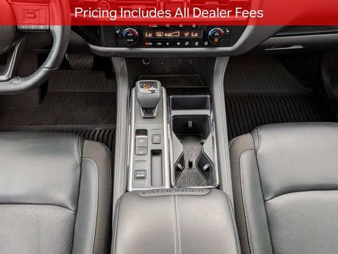 Used 2024 Nissan Pathfinder SL w/ SL Premium Package FWD image 20