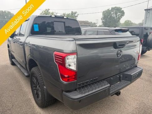 Used 2019 Nissan Titan SL AWD/4WD image 6
