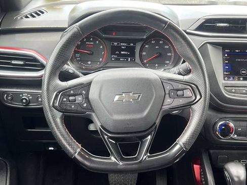 Used 2023 Chevrolet TrailBlazer RS FWD image 15