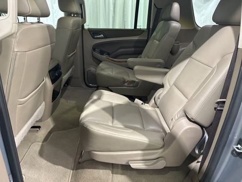 Used 2019 Chevrolet Suburban Premier image 10