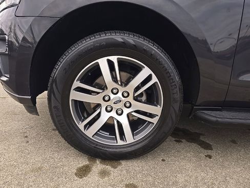 Used 2024 Ford Expedition Limited image 34