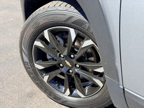 Used 2023 Chevrolet TrailBlazer LT FWD image 24