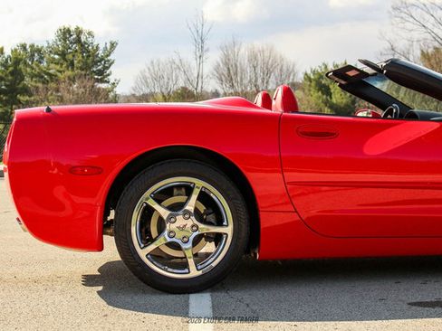 Used 2004 Chevrolet Corvette Convertible w/ Preferred Equipment Group RWD image 10