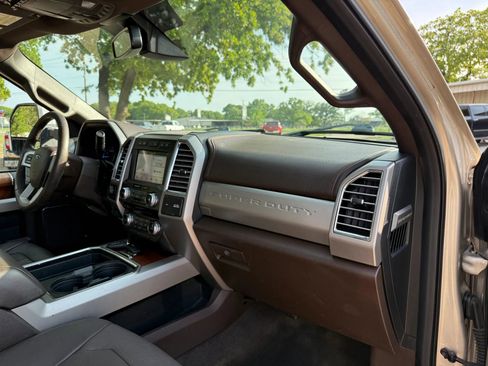 Used 2017 Ford F250 King Ranch w/ King Ranch Ultimate Package image 16