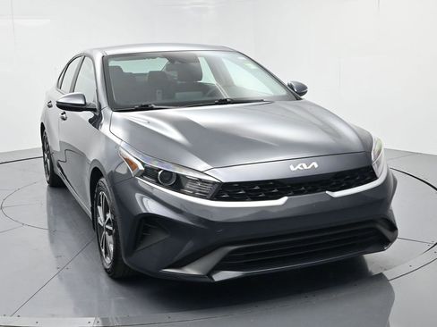 Used 2024 Kia Forte LXS w/ LXS Technology Package image 2