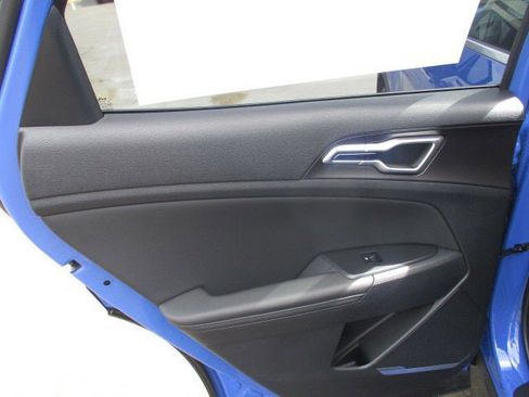 New 2026 Kia Sportage EX w/ EX Panorama Roof Package image 18