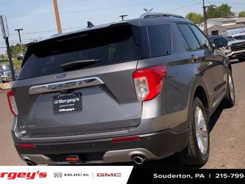 Used 2021 Ford Explorer Limited w/ Equipment Group 301A AWD/4WD image 8
