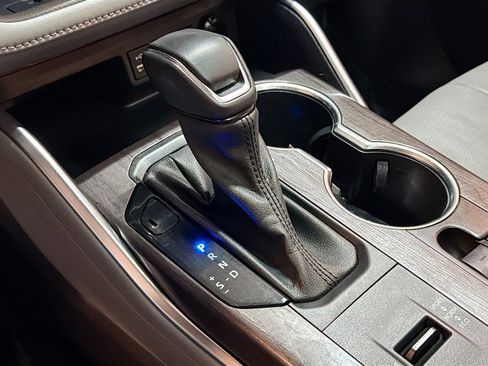 Used 2022 Toyota Highlander Limited image 25