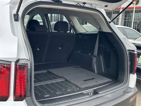 Used 2023 Kia Sorento LX image 29