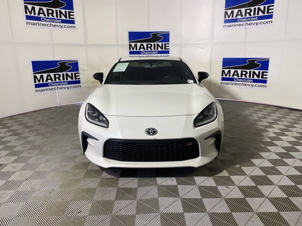 Used 2024 Toyota GR86 RWD image 12