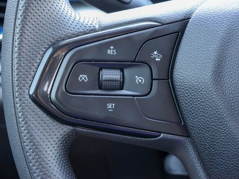 Used 2025 Chevrolet Trax LT FWD image 25