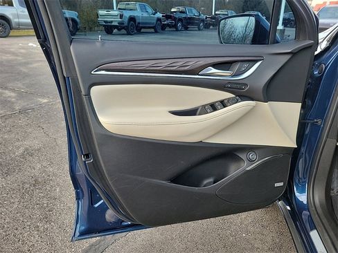 Used 2023 Buick Enclave Avenir w/ Avenir Technology Package image 19