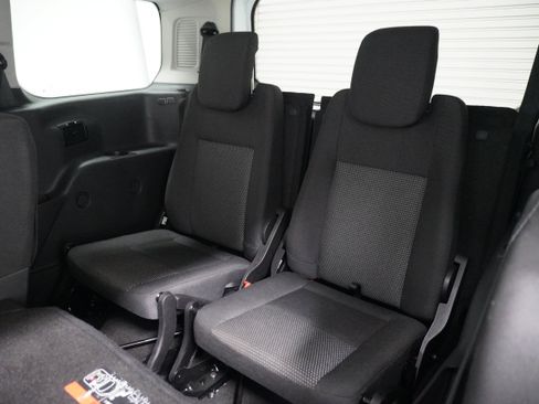 Used 2017 Ford Transit Connect XL image 12