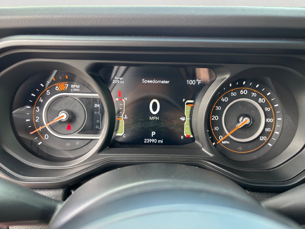 Used 2025 Jeep Wrangler Unlimited Rubicon w/ Convenience Group AWD/4WD image 29