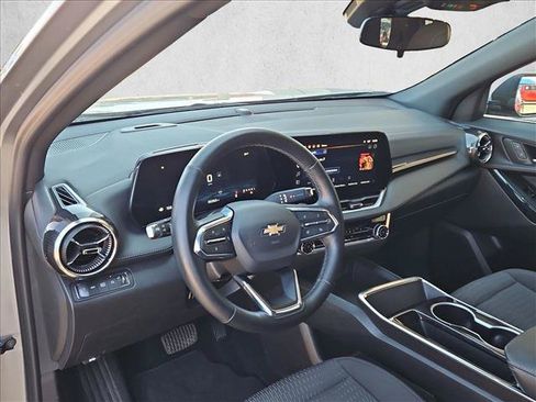 Used 2025 Chevrolet Equinox LT AWD/4WD image 10