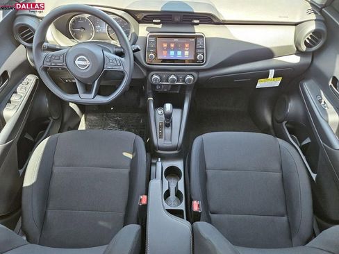 New 2025 Nissan Kicks Play S image 19