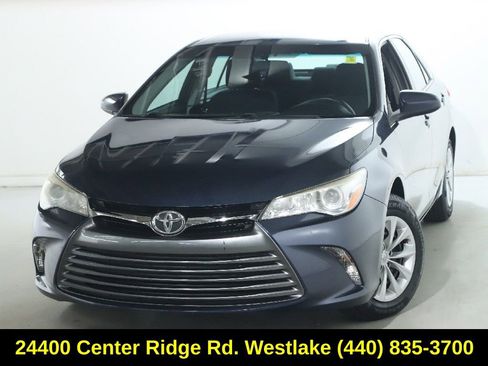 Used 2017 Toyota Camry XLE FWD image 3