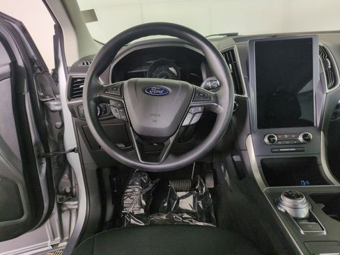 Used 2023 Ford Edge SE w/ Black Appearance Package image 15