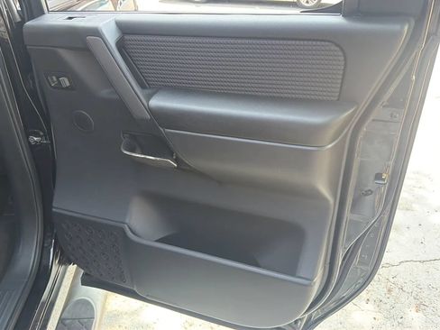 Used 2009 Nissan Titan SE RWD image 24
