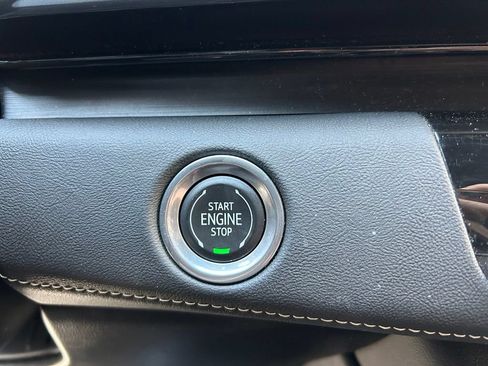 Used 2023 Cadillac Escalade Premium Luxury AWD/4WD image 31