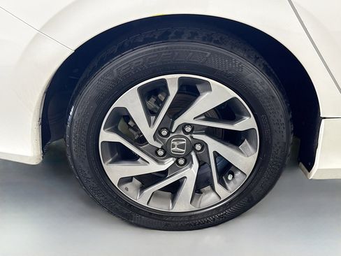 Used 2018 Honda Civic EX image 33