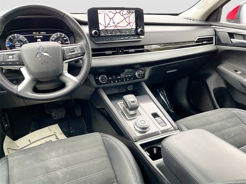 Used 2023 Mitsubishi Outlander SE image 22